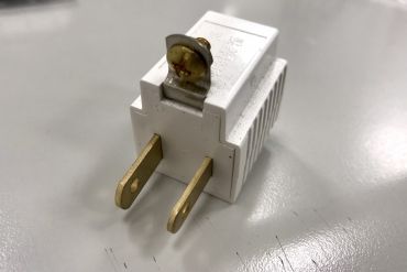 三孔轉二孔轉接頭